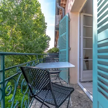 Floralies A L Views & Parking L Shellter